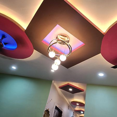 ホテル Pragya International バラナシ エクステリア 写真